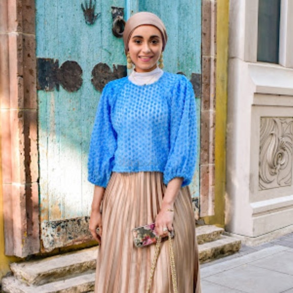 Zara Floral Shirt - Size M - Boho Chic Lightweight Top - Picture 7 of 12